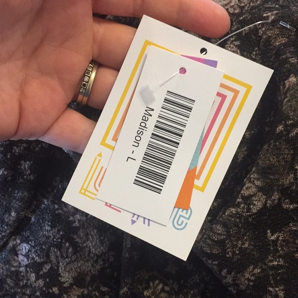 L LuLaRoe Madison Skirt D01 4834 - Picture 4 of 6